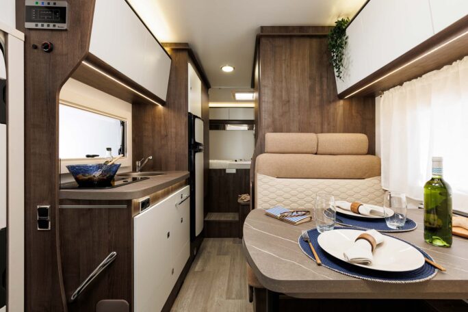 Benimar Sport 346 - interior view 6