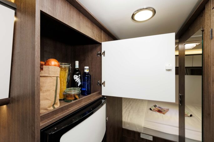 Benimar Sport 346 - interior view 8