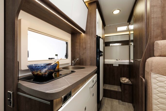 Benimar Sport 346 - interior view 4